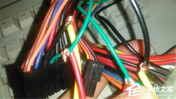 如何让PC的第二电源跟主电源一起开启或关闭?