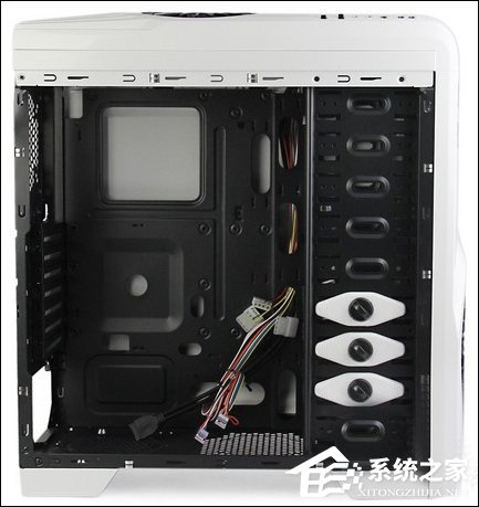 电脑机箱全塔和中塔有什么区别？如何选购机箱？